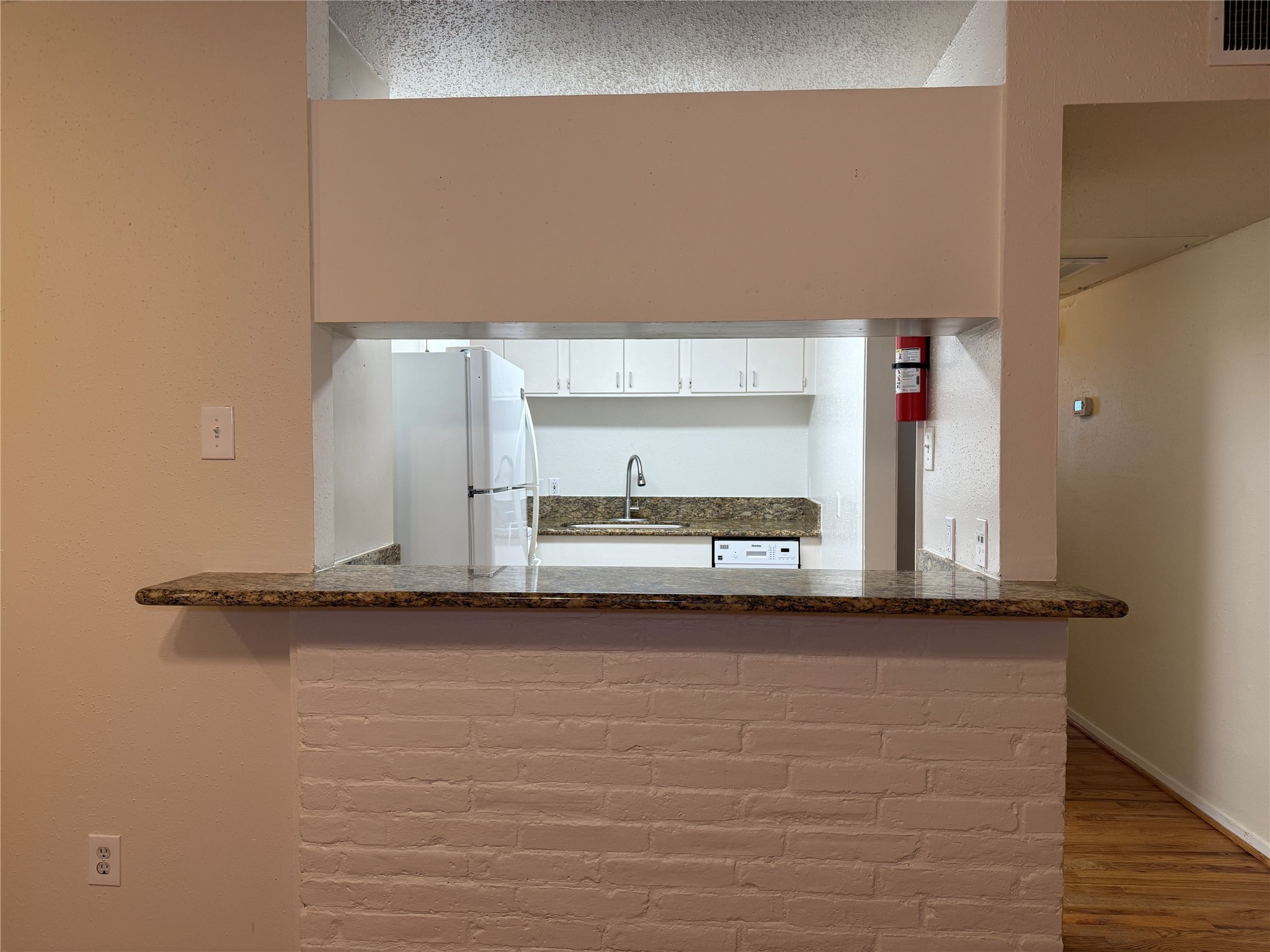 1801 Cortlandt Street, Unit 16 Houston, TX 77008 - Photo 10 of 35 a view of walk in closet with clothes