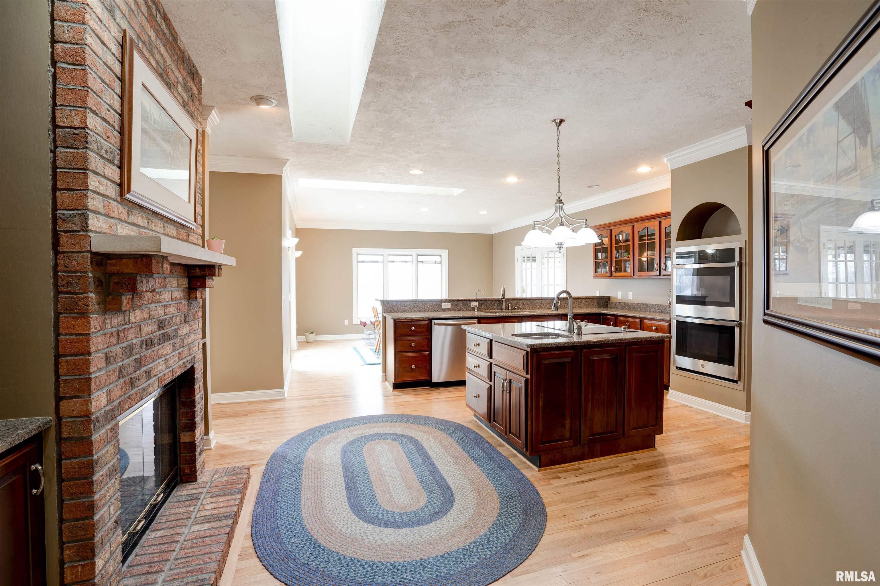 2520 Bayfield Road Muscatine, IA 52761 - Photo 8 of 84 Gallery Image 8