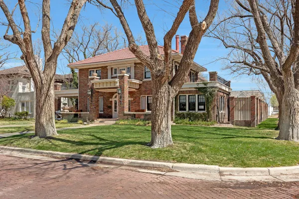 $869,000 | 2423 South Hughes Street, Amarillo, TX 79109