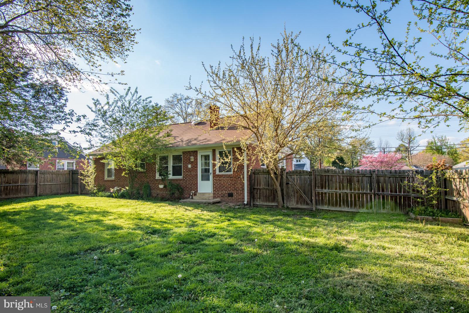 1803 Shenandoah Road Alexandria, VA 22308 - Photo 13 of 18 Exterior (Rear)