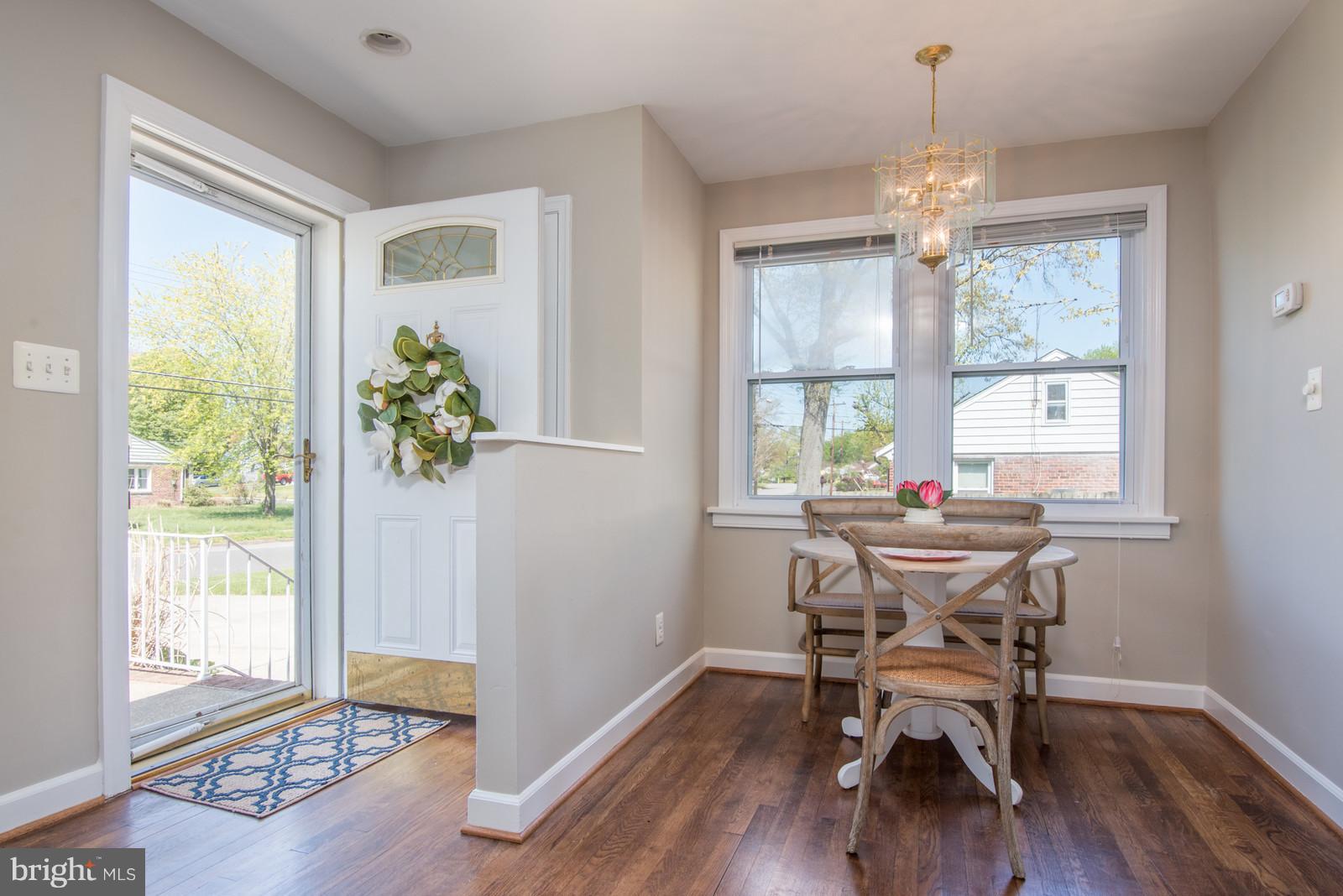 1803 Shenandoah Road Alexandria, VA 22308 - Photo 5 of 18 Dining Room
