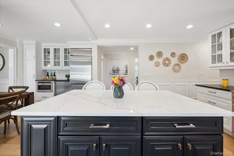 $2,475,000 | 31 Priory Lane, Pelham, NY 10803