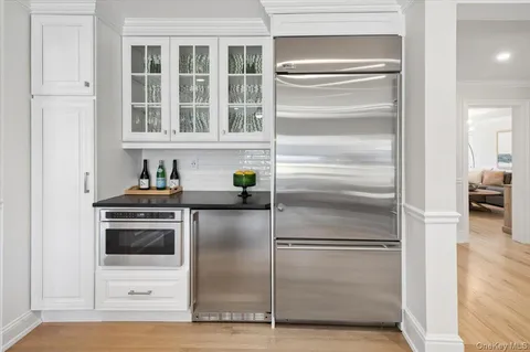 $2,475,000 | 31 Priory Lane, Pelham, NY 10803