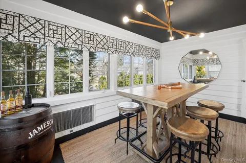 $2,475,000 | 31 Priory Lane, Pelham, NY 10803