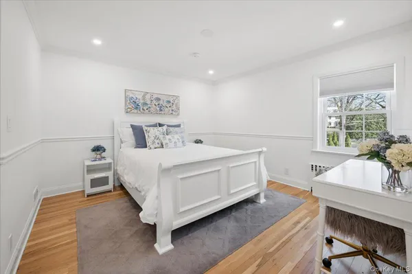 $2,475,000 | 31 Priory Lane, Pelham, NY 10803