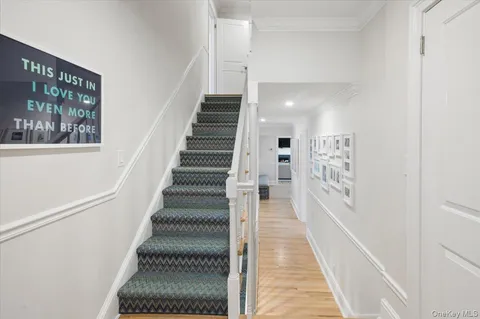 $2,475,000 | 31 Priory Lane, Pelham, NY 10803