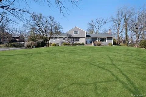 $2,475,000 | 31 Priory Lane, Pelham, NY 10803