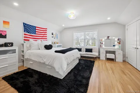 $2,475,000 | 31 Priory Lane, Pelham, NY 10803