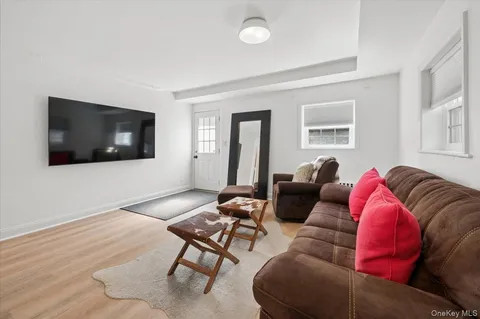 $2,475,000 | 31 Priory Lane, Pelham, NY 10803