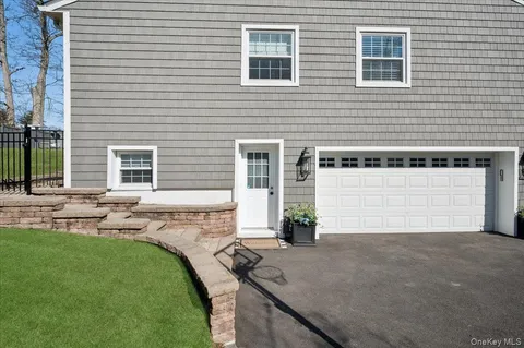 $2,475,000 | 31 Priory Lane, Pelham, NY 10803