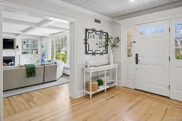 $2,475,000 | 31 Priory Lane, Pelham, NY 10803