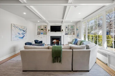 $2,475,000 | 31 Priory Lane, Pelham, NY 10803