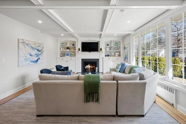 $2,475,000 | 31 Priory Lane, Pelham, NY 10803