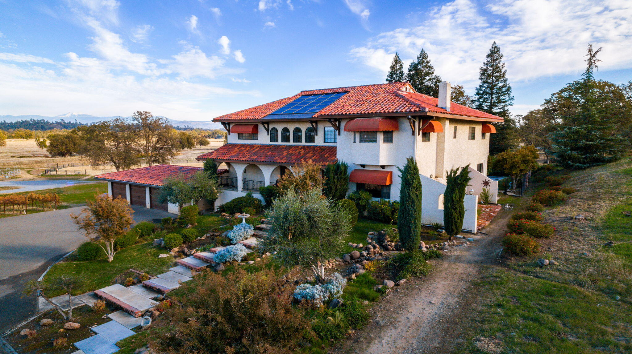 22797 Silverlode Lane Palo Cedro, CA 96073 - Photo 2 of 64 a front view of a house with a yard