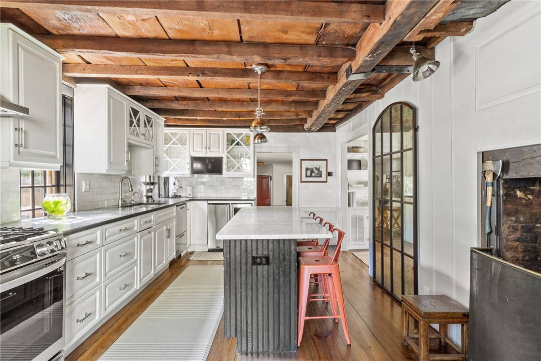 35 2nd Street Newport, RI 02840 - Photo 12 of 47