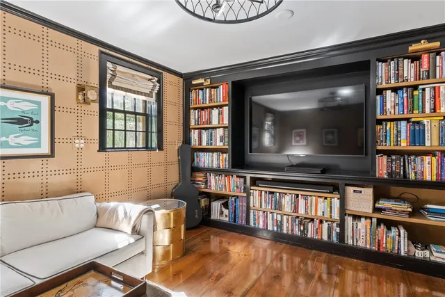 $6,750 | 35 2nd Street, Newport, RI 02840