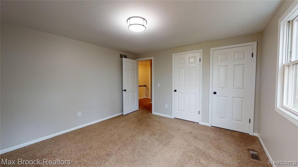 4990 Arrowhead Road West Bloomfield, MI 48323 - Photo 22 of 48