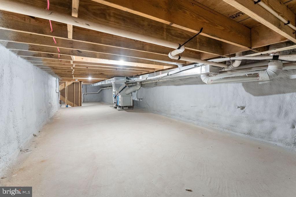 51 South Fulton Avenue Baltimore, MD 21223 - Photo 34 of 44 a view of empty room with racks