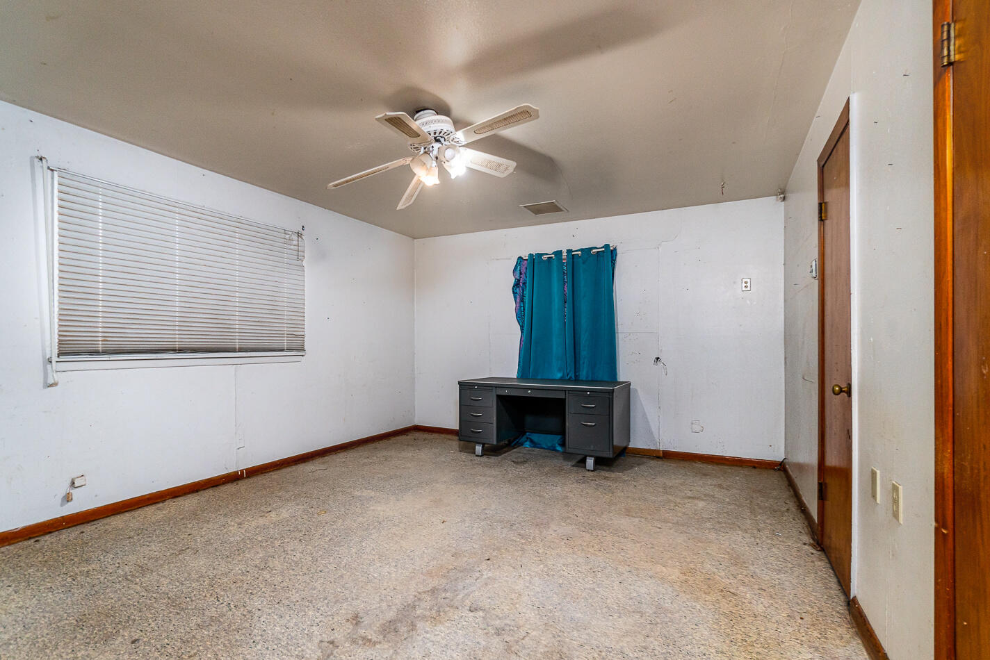 210 North Floyd Avenue Tulia, TX 79088 - Photo 13 of 35