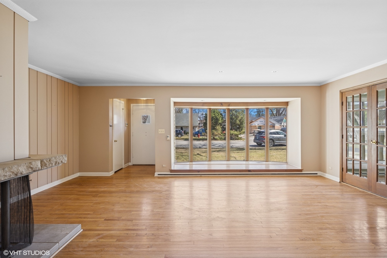 3129 Sprucewood Road Wilmette, IL 60091 - Photo 2 of 25