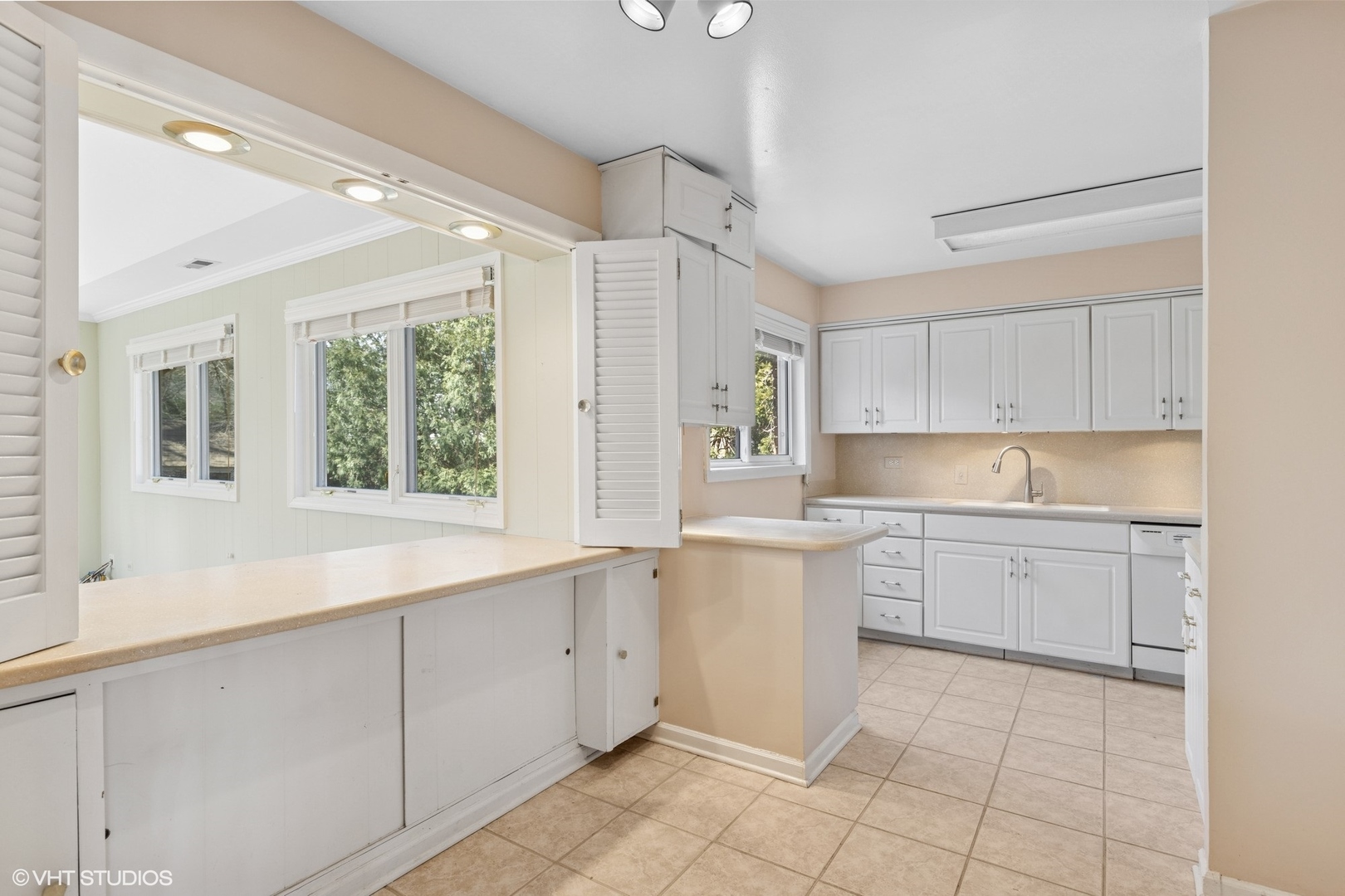 3129 Sprucewood Road Wilmette, IL 60091 - Photo 5 of 25