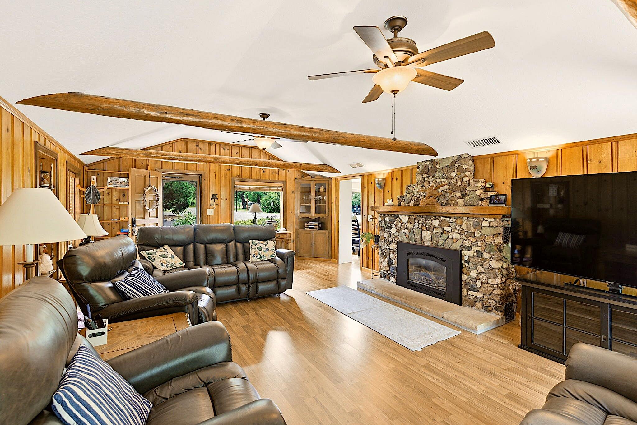 8720 Rogue River Highway Grants Pass, OR 97527 - Photo 5 of 51 18-web-or-mls-8720-rogue-river-hwy