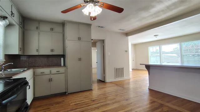 $1,295 | 13805 Maye Place, Austin, TX 78728