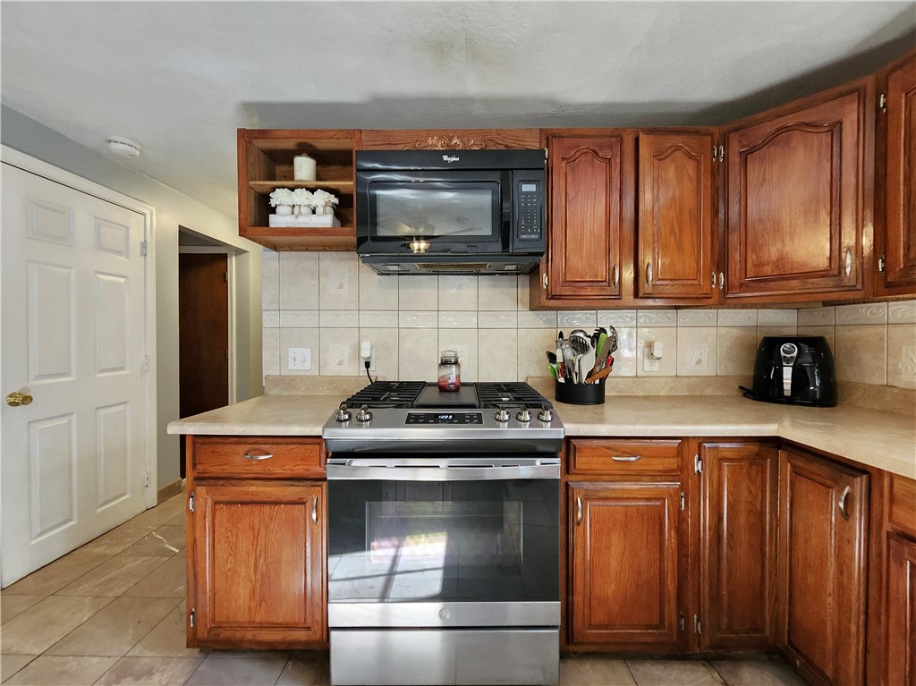 301 Getchell Avenue Woonsocket, RI 02895 - Photo 11 of 35 Gallery Image 11
