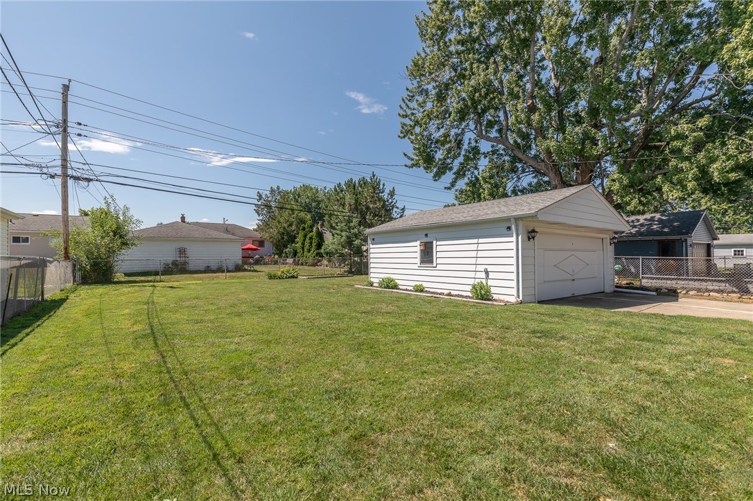 30120 Oakdale Road Willowick, OH 44095 - Photo 3 of 23