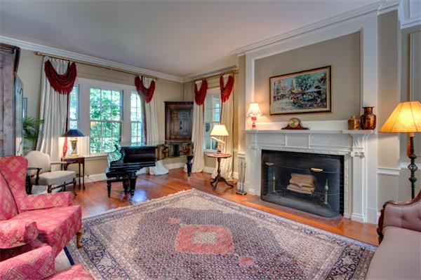 224 Hinckley Road Milton, MA 02186 - Photo 10 of 30 Gallery Image 10