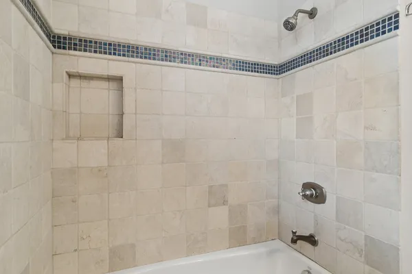 $5,200 | 10 Fairview Avenue, Deerfield, IL 60015