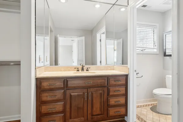 $5,200 | 10 Fairview Avenue, Deerfield, IL 60015