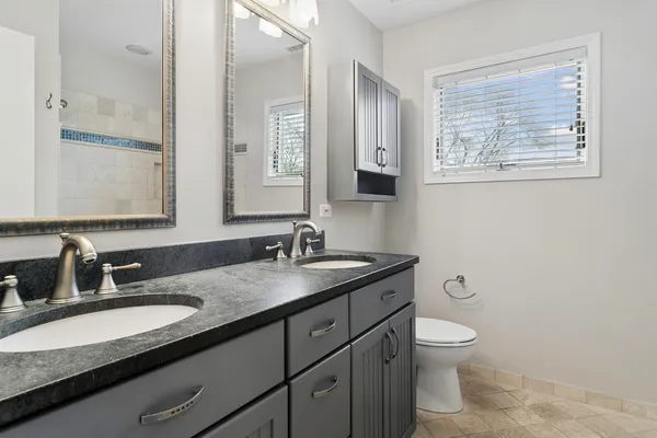 $5,200 | 10 Fairview Avenue, Deerfield, IL 60015