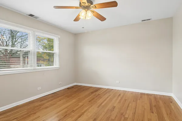 $5,200 | 10 Fairview Avenue, Deerfield, IL 60015