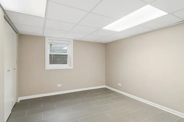 $5,200 | 10 Fairview Avenue, Deerfield, IL 60015