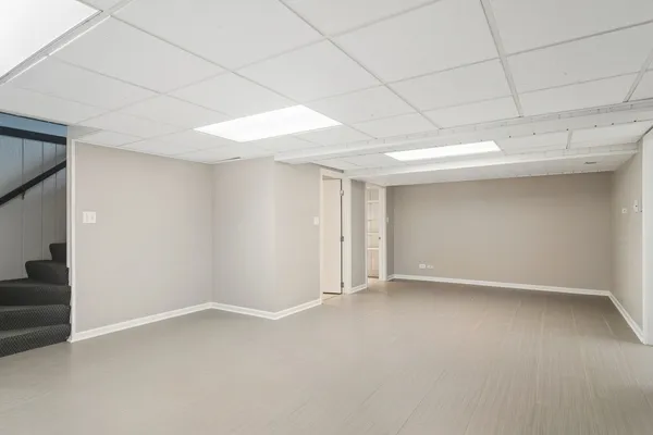 $5,200 | 10 Fairview Avenue, Deerfield, IL 60015