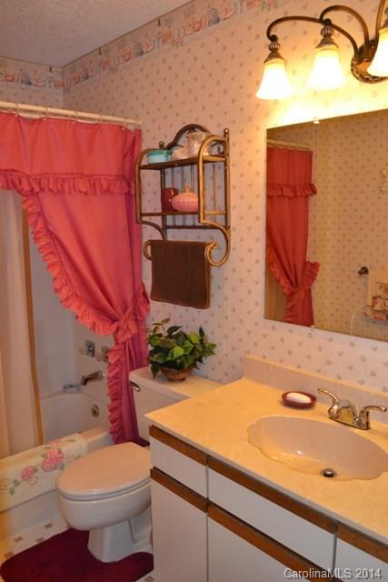 1734 Craig Farm Road Lancaster, SC 29720 - Photo 6 of 12 Gallery Image 6