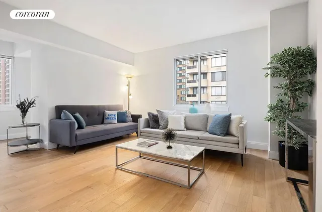 $1,250,000 | 308 East 38th Street, Unit 19D | Murray Hill
