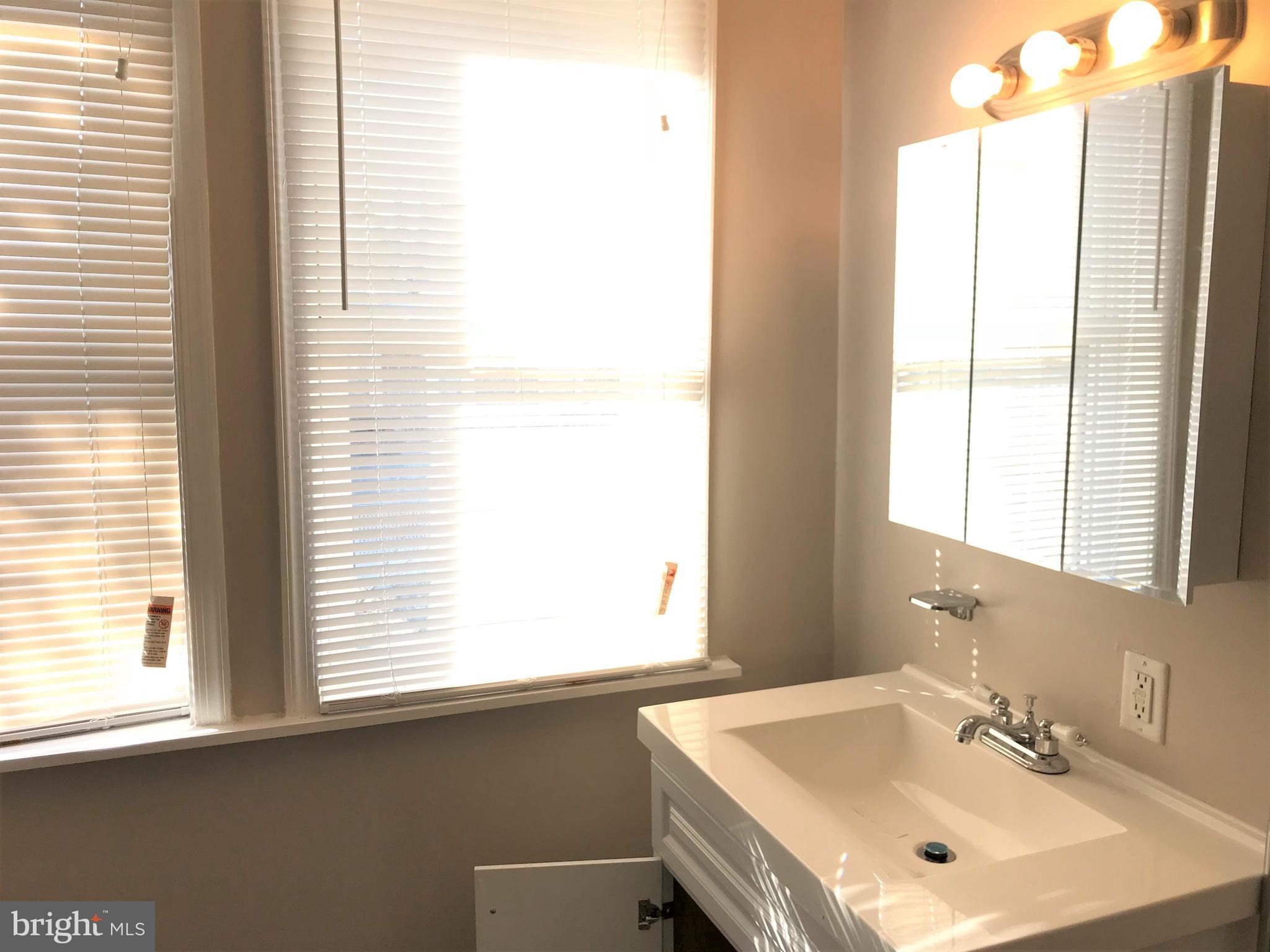 924 North Rosedale Street Baltimore, MD 21216 - Photo 6 of 24 Bath