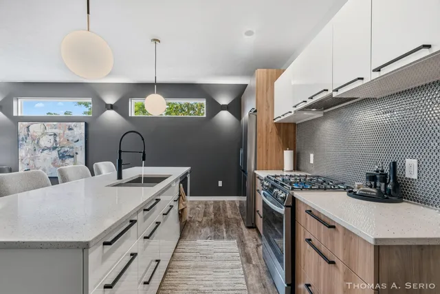 $399,900 | 593 West Webster Avenue, Muskegon, MI 49440