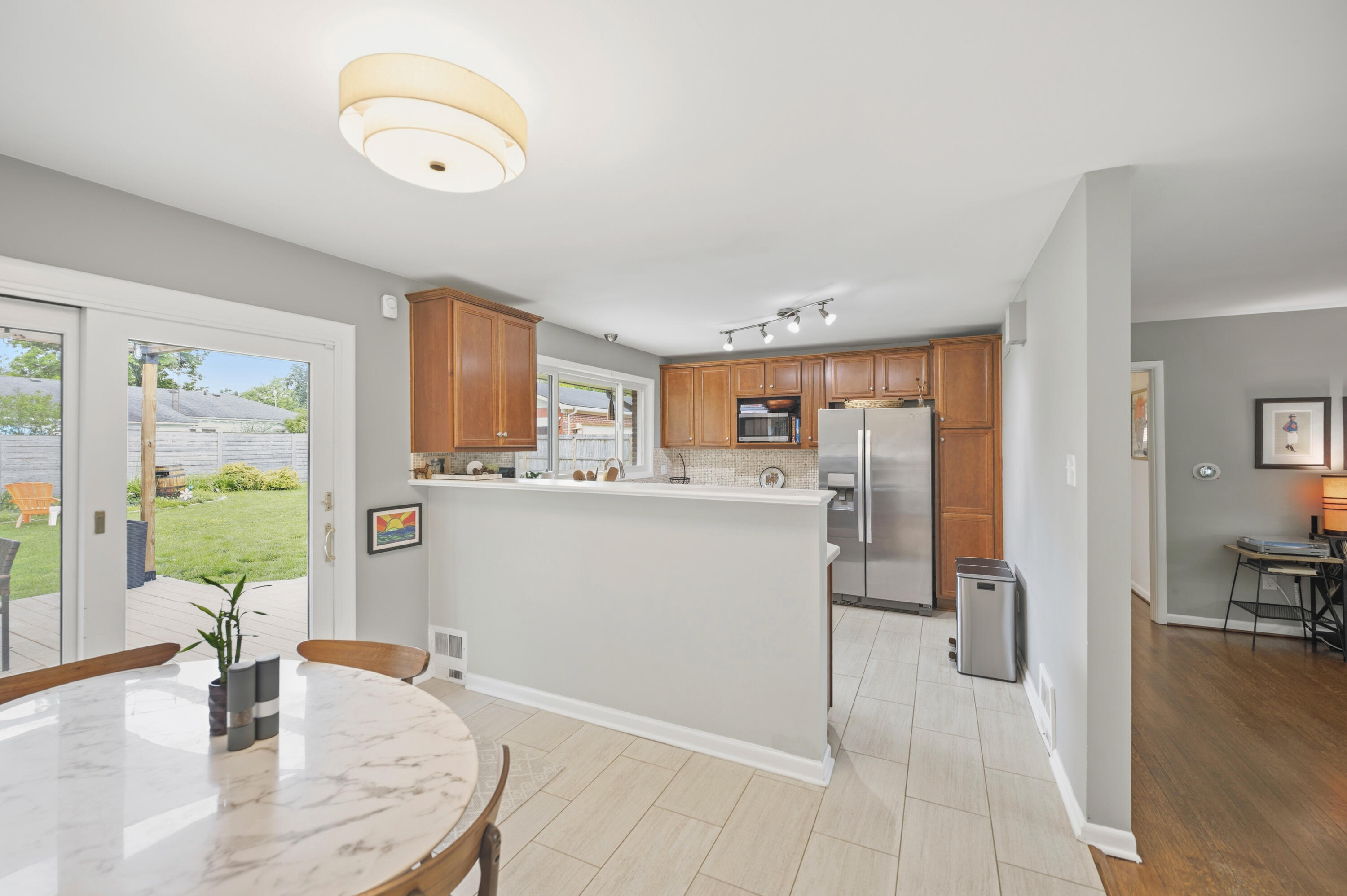 506 Ridge Road Lexington, KY 40503 - Photo 9 of 34 kitchen r 1