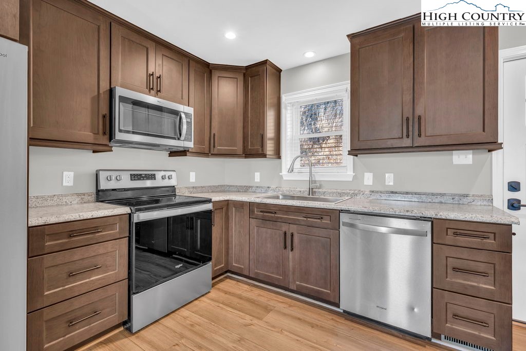 140 Alexander Drive Boone, NC 28607 - Photo 14 of 35