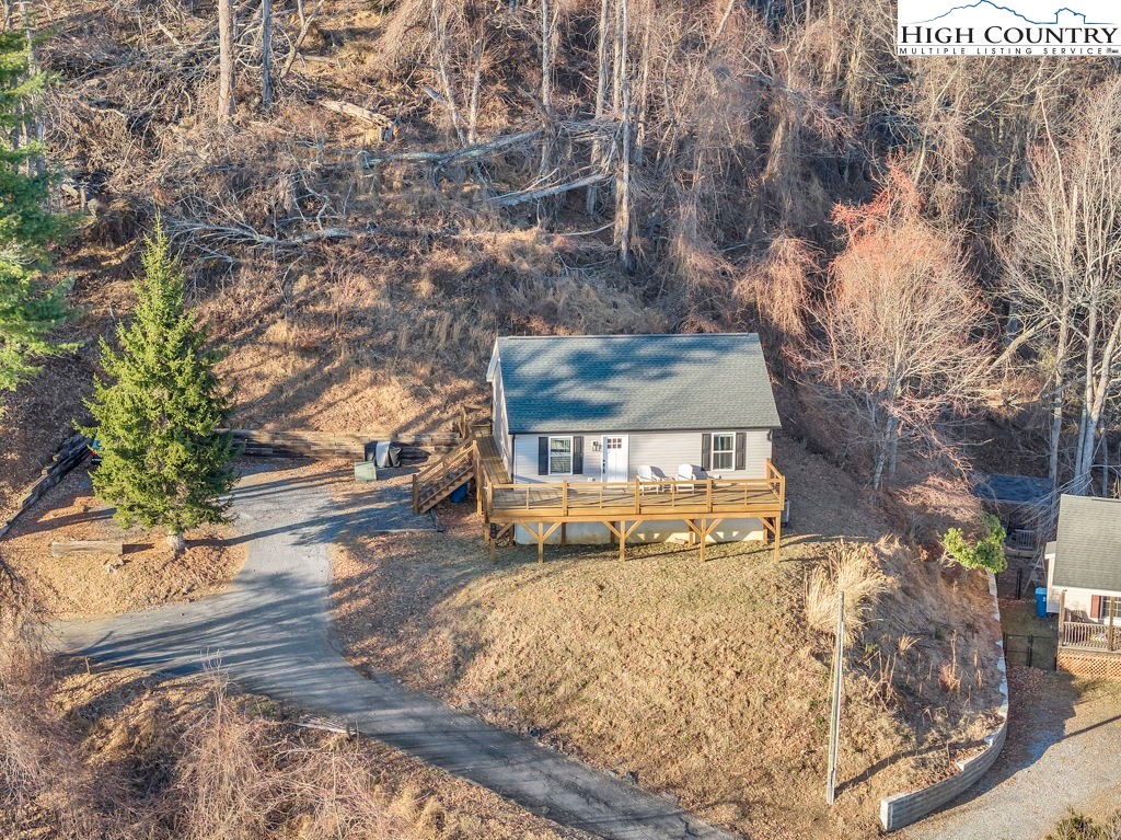 140 Alexander Drive Boone, NC 28607 - Photo 2 of 35