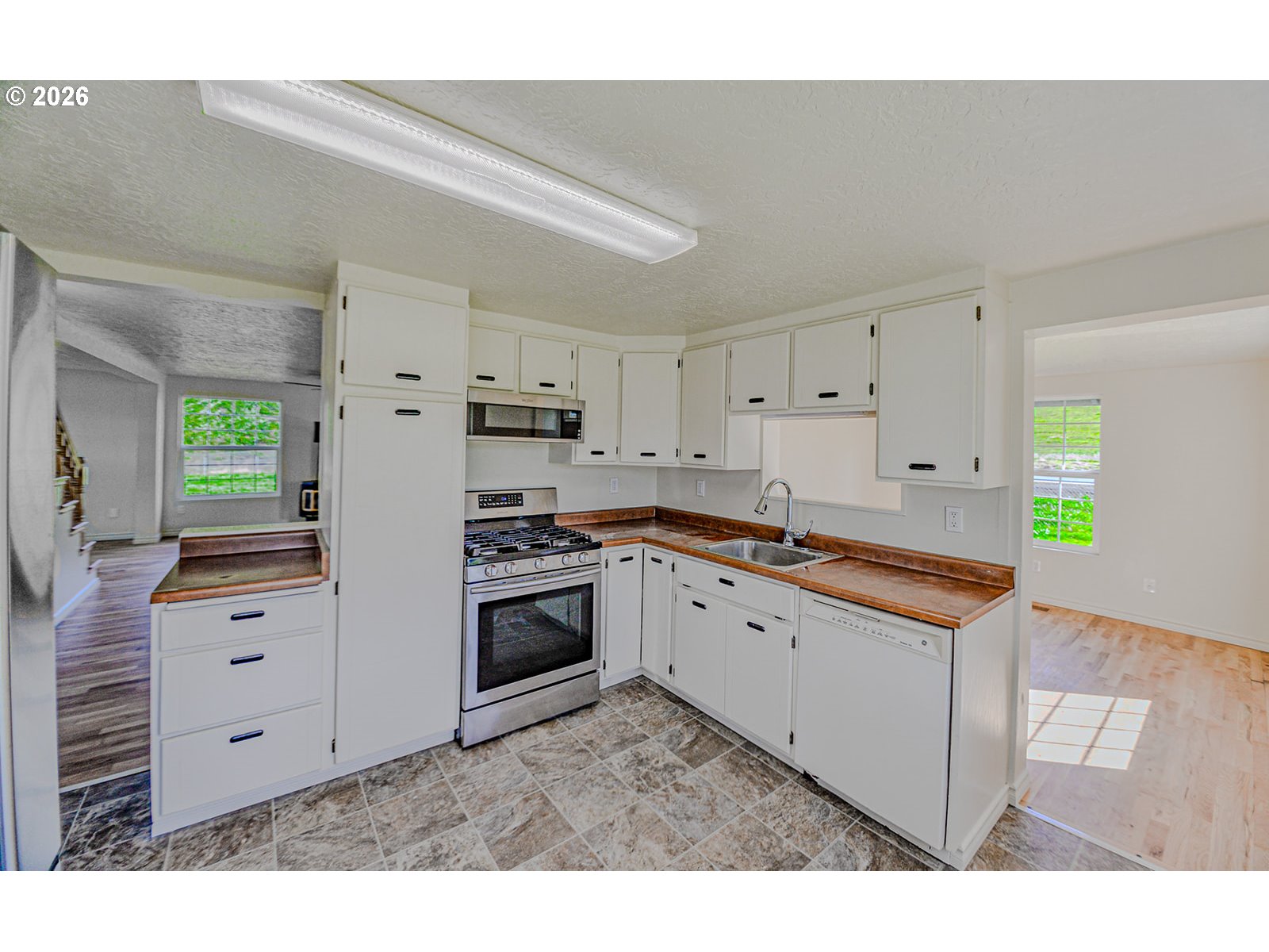 27163 Old Rainier Road Rainier, OR 97048 - Photo 12 of 48 Kitchen