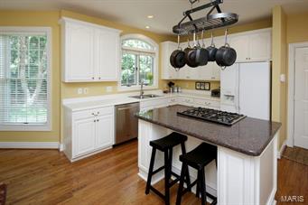 2008 Hunters Field Road St. Louis, MO 63122 - Photo 10 of 21 Gallery Image 10