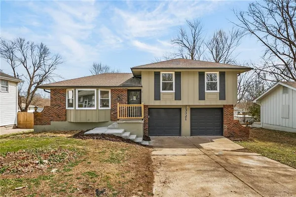 $280,000 | 13321 Applewood Drive, Grandview, MO 64030