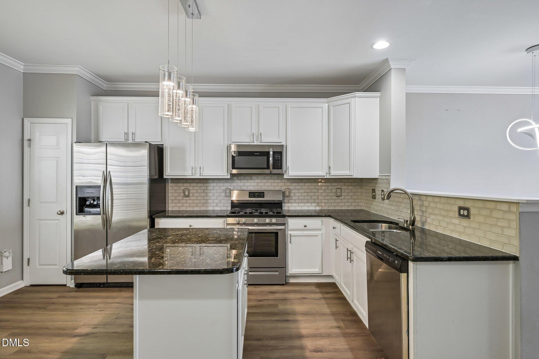 11822 Canemount Street Raleigh, NC 27614 - Photo 12 of 32 16-web-or-mls-Canemount Dr-S0406-016