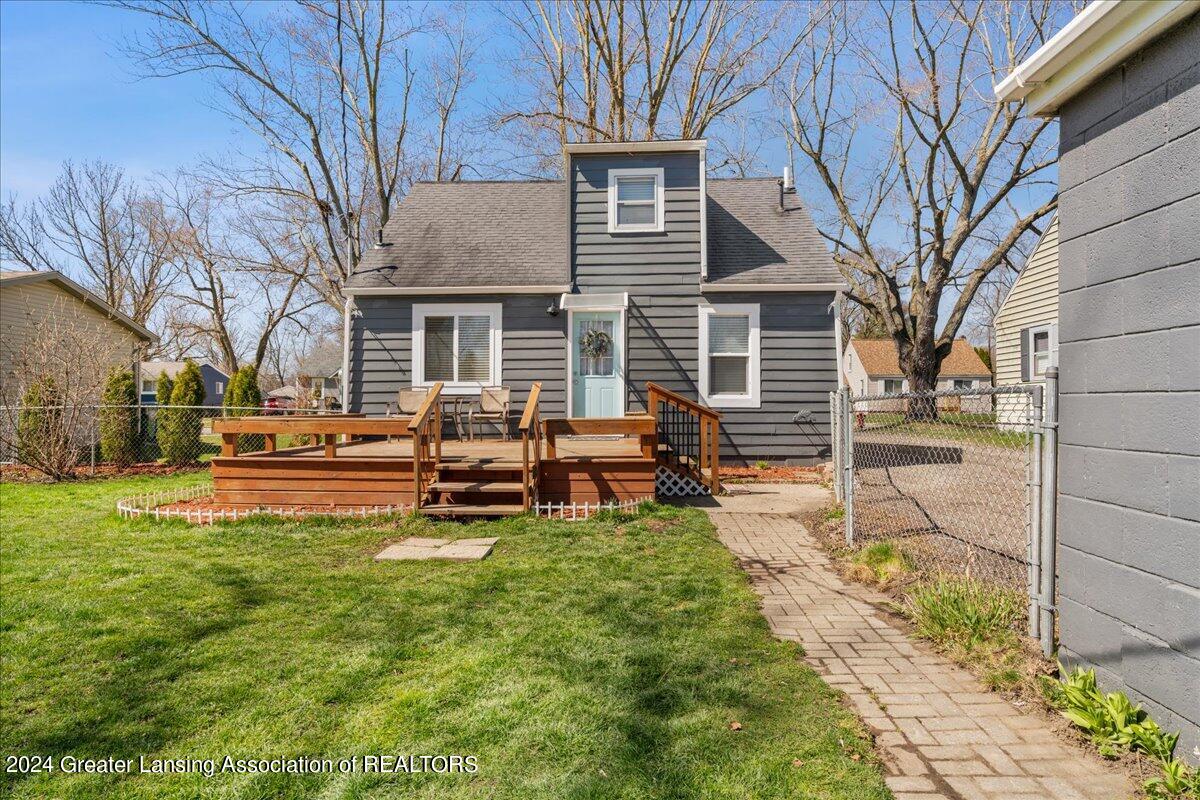 3135 Ingham Street Lansing, MI 48911 - Photo 9 of 28 09-Media Jett-9