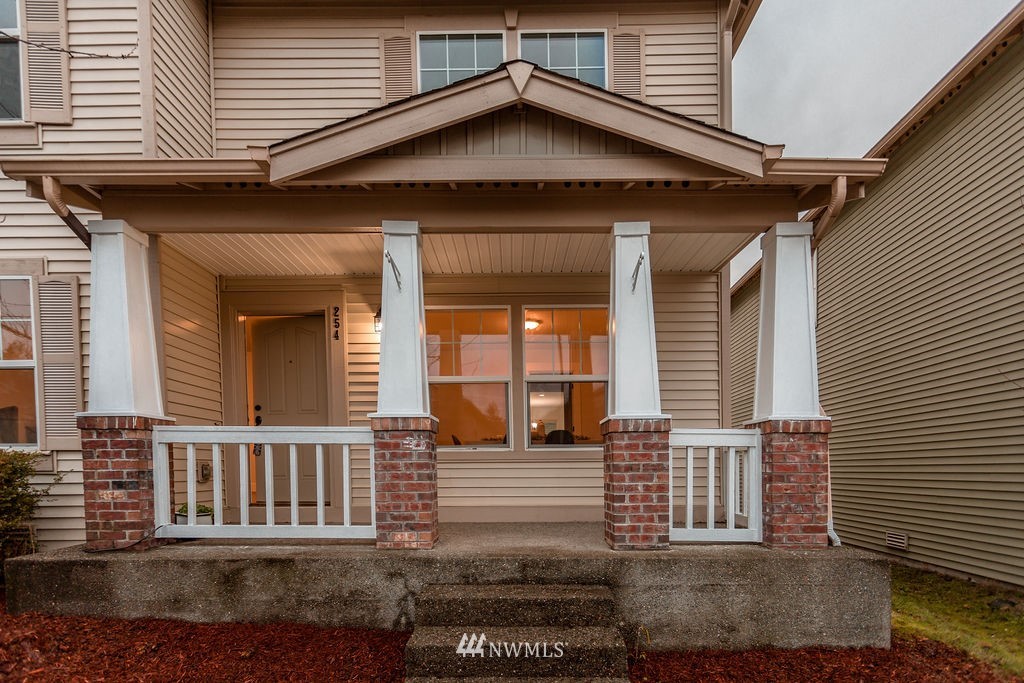 254 Ferndale Avenue Northeast Renton, WA 98056 - Photo 1 of 25 Gallery Image 1