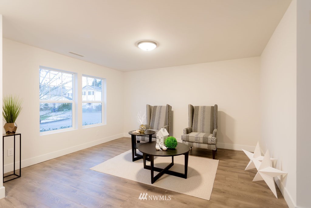 254 Ferndale Avenue Northeast Renton, WA 98056 - Photo 3 of 25 Gallery Image 3
